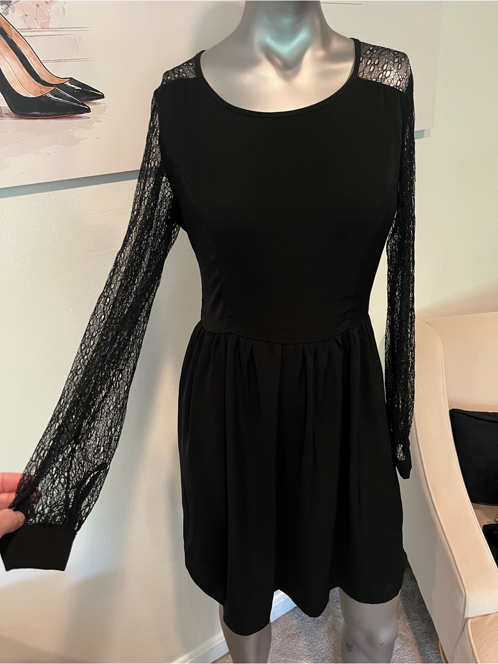 Doe & Rae GORGEOUS Black See through Sleeve, shoulder, back Dress S EUC
